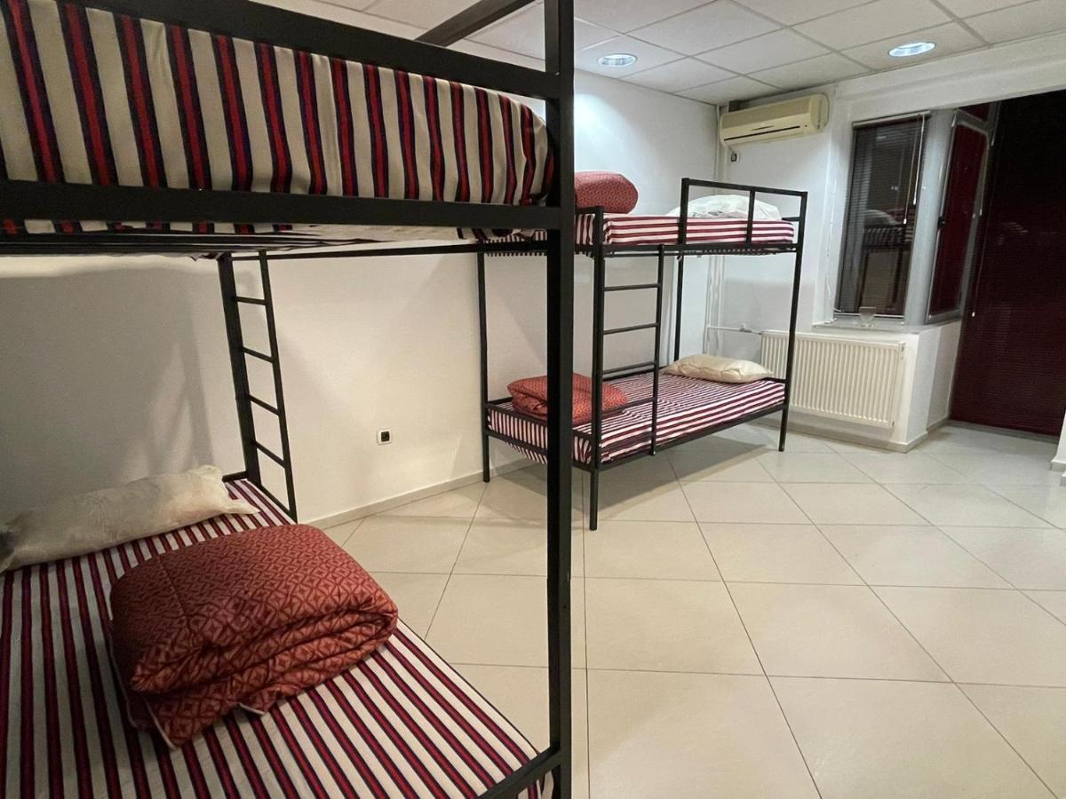 Hostel Matteo Pristina Esterno foto
